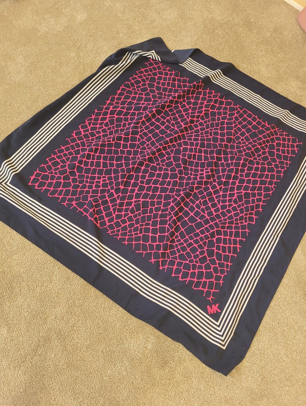 Michael Kors Womens Large Head Scarf 38.5"